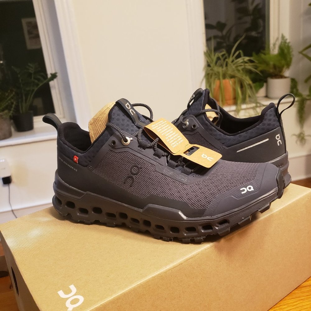 ON Cloudultra nite magnet/iron Women's sz 9 BRAND NEW